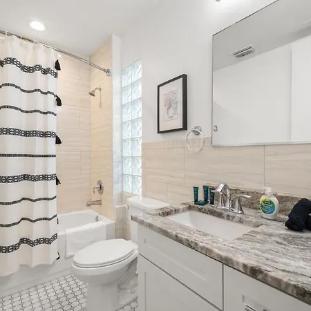 New! Sangria Suite - Upscale Ybor City Studio, Right On 7Th Ave Tampa Extérieur photo