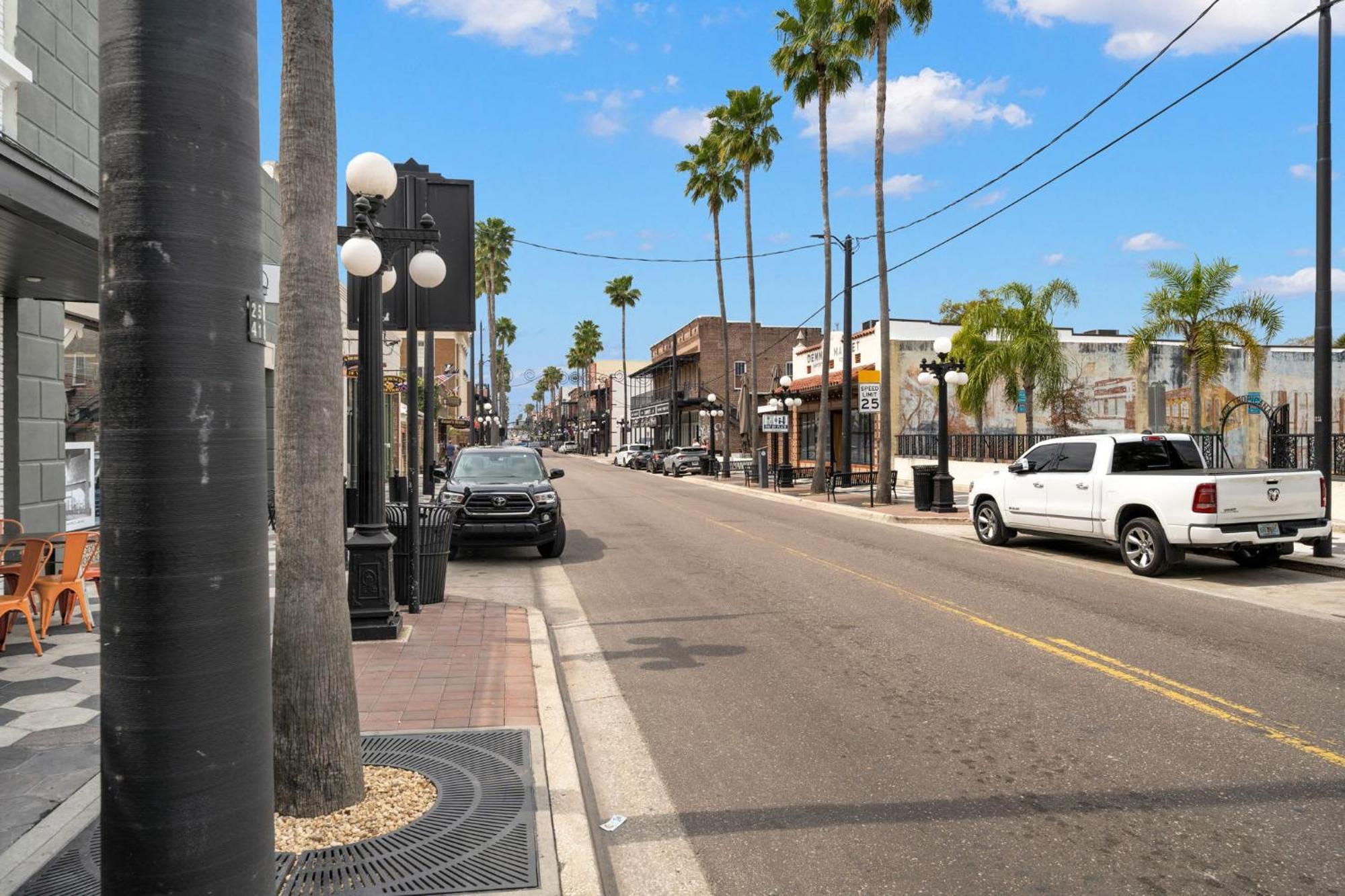 New! Sangria - Upscale Ybor Studio, Right On 7th Ave Apartment